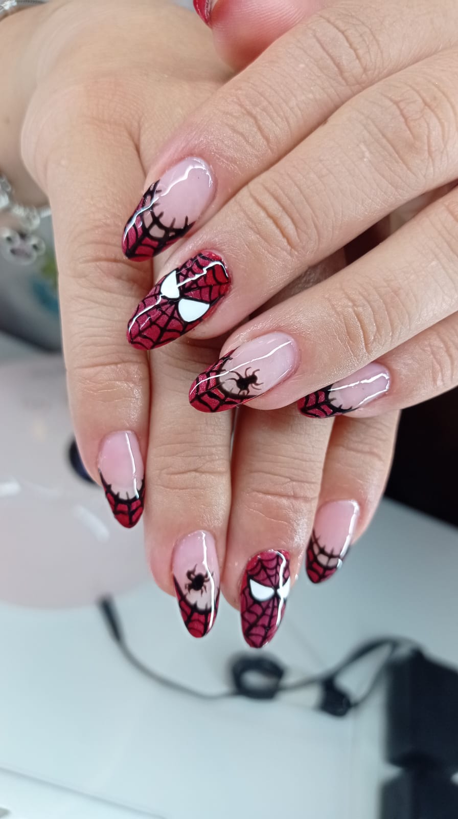 Trabajo de uñas realizado en Margarita's Beauty Studio