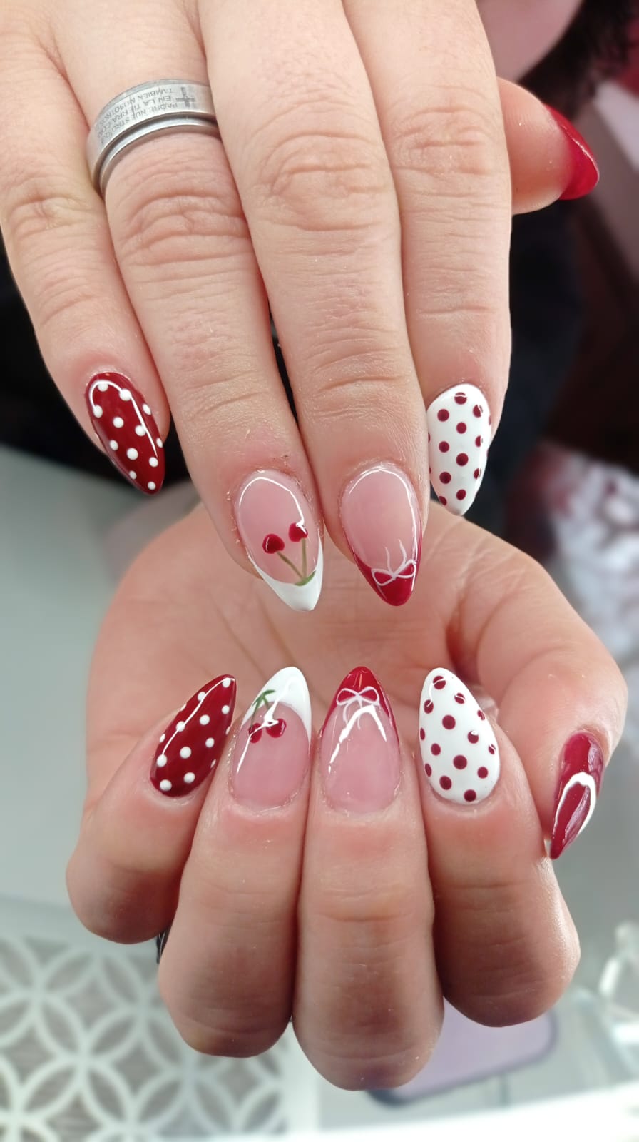 Trabajo de uñas Margarita's Beauty Studio 33