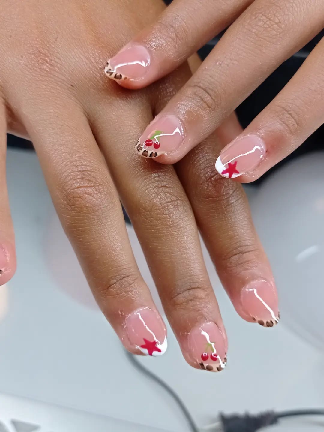 Trabajo de uñas Margarita's Beauty Studio 8